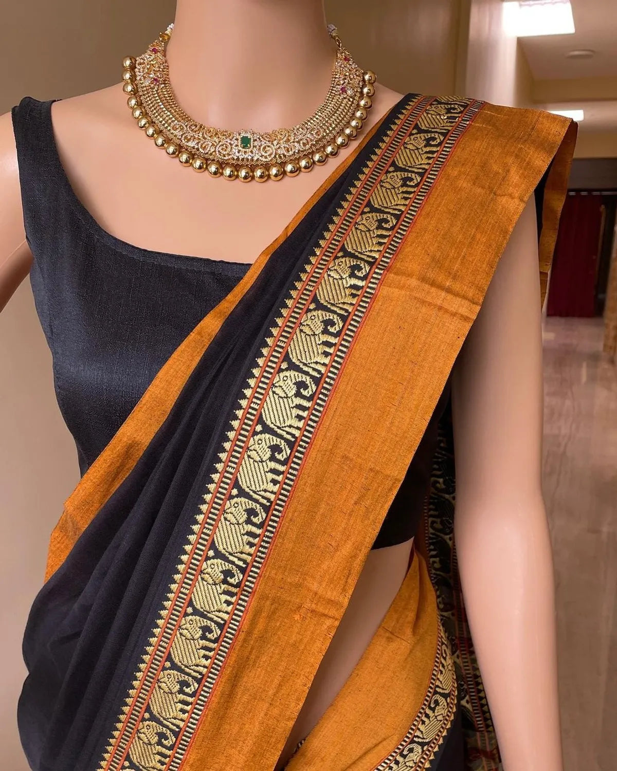 Black Nidhi Narayanpeth Cotton Saree | With Unstitched Blouse Piece For Women