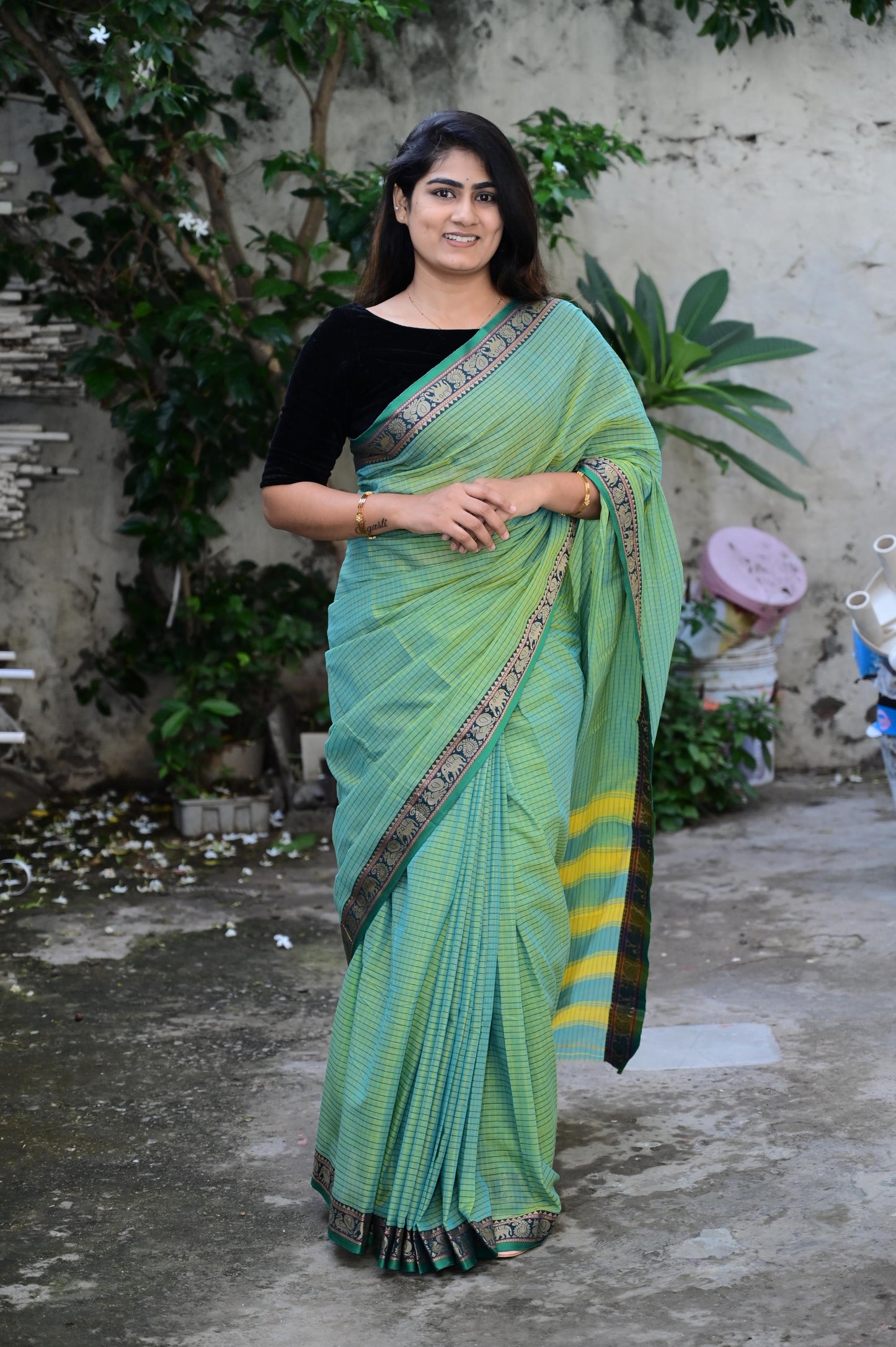 Dual Shade green Veda Narayanpeth  Cotton Saree | With Unstitched Blouse Piece For Women