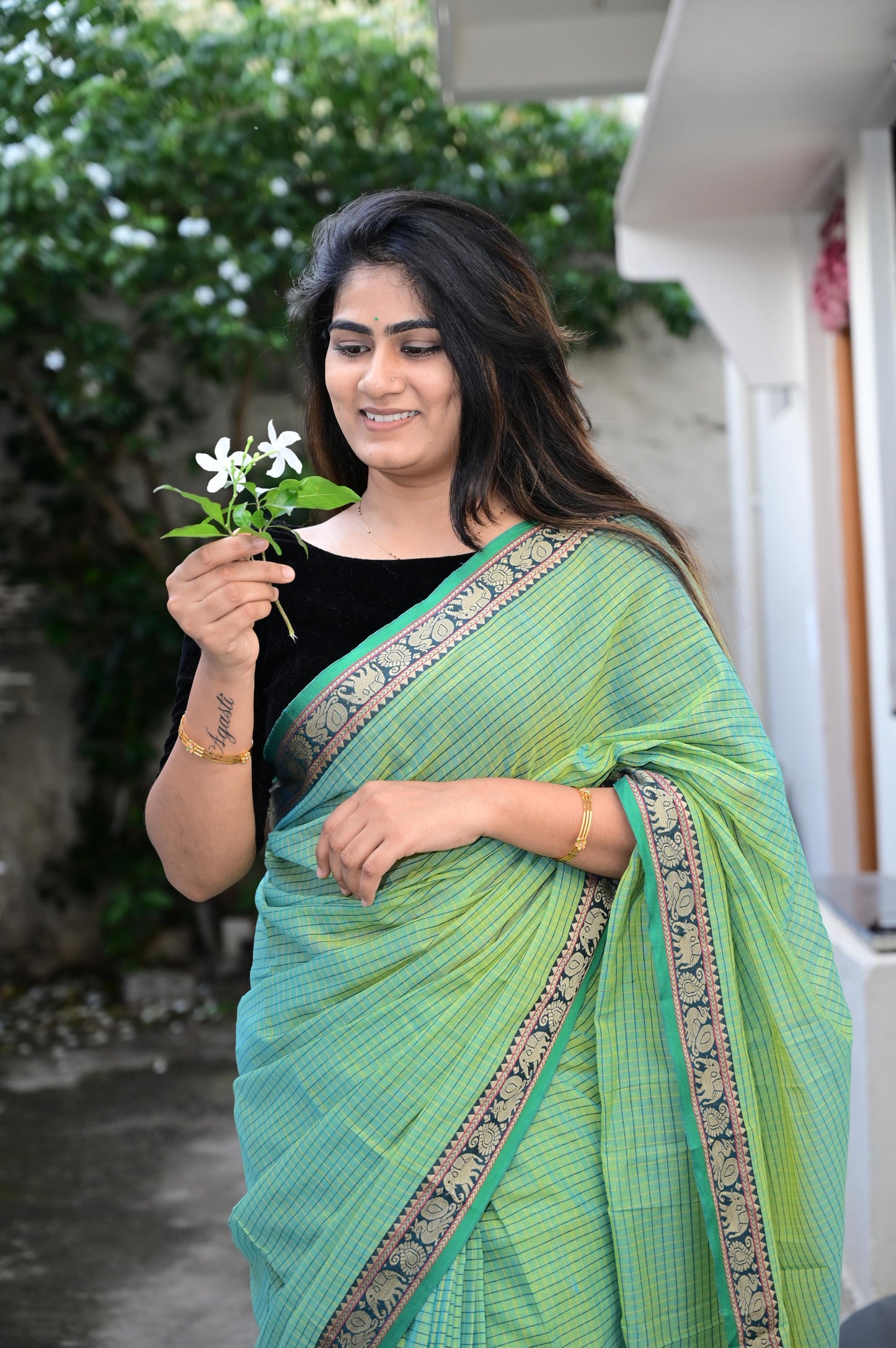 Dual Shade green Veda Narayanpeth  Cotton Saree | With Unstitched Blouse Piece For Women