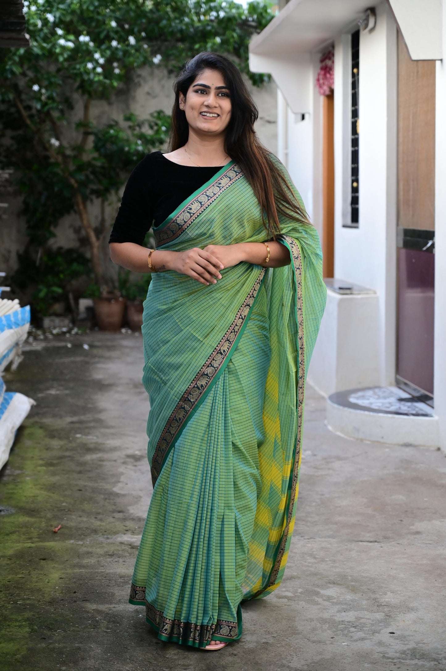 Dual Shade green Veda Narayanpeth  Cotton Saree | With Unstitched Blouse Piece For Women