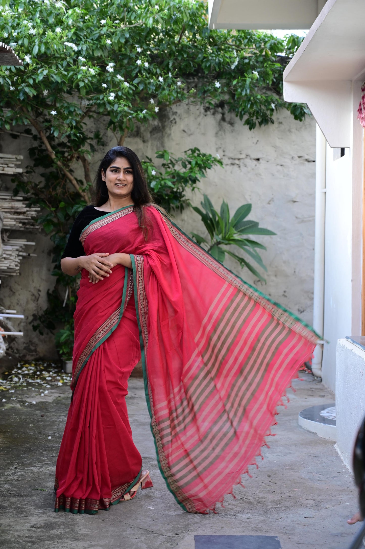 Red Viha Narayanpeth Cotton Saree | With Unstitched Blouse Piece For Women