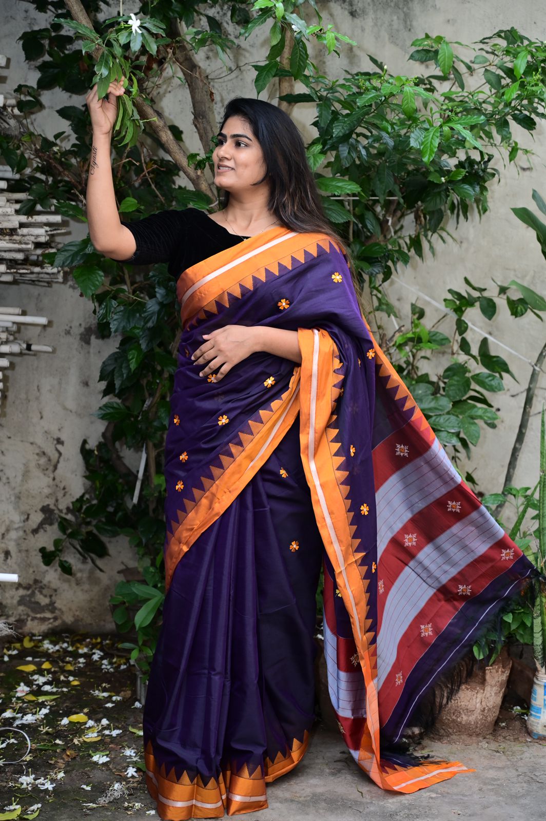 Blue Aishwarya Acrylic Cotton Saree | With Unstitched Blouse Piece For Women