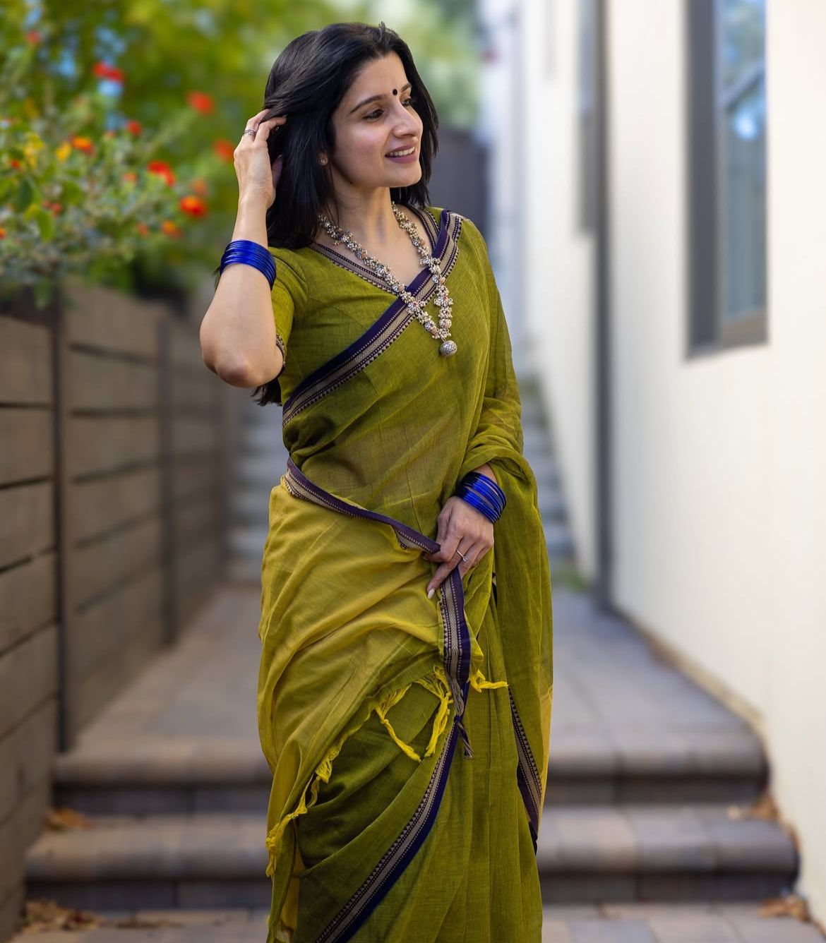 Mehandi_Green_Akira Narayanpeth Cotton Saree | With Unstitched Blouse Piece For Women