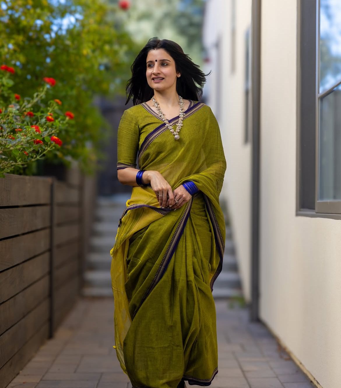 Mehandi_Green_Akira Narayanpeth Cotton Saree | With Unstitched Blouse Piece For Women